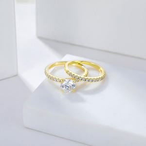 Bague Plaquée <span class=keywords><strong>Or</strong></span> 14K en Gros Zircon Rond 1,2 ct Ensemble pour Couple <span class=keywords><strong>Bagues</strong></span> de Fiançailles Empilables pour Femme Bijoux Tendance - Product Image 4