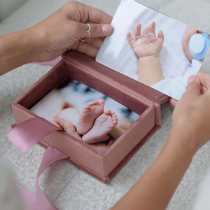 صندوق هدايا مخملي مخصص بشعار وصورة، صندوق تذكاري للتخزين مع شريط، تغليف أنيق مصنوع يدويًا ومخصص للمجموعات - Product Image 3