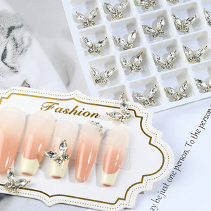 Décorations d'ongles de luxe pour le printemps, or et argent, papillons 3D en alliage métallique et strass, accessoires de mode pour ongles - Product Image 1