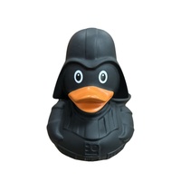 Figurine Bebek Black Vader yang Dapat Disesuaikan, Mainan Mandi dari Karet Lembut, Souvenir Promosi Grosir dengan Pencetakan Logo Tersedia.
