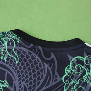 <span class=keywords><strong>Maillot</strong></span> de football à imprimé graphique Dragon Vert Oriental, 100% polyester, séchage rapide, respirant, édition conceptuelle - Product Image 2