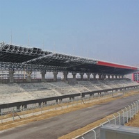 Bâtiment préfabriqué à structure en acier pour l'extérieur, usage industriel et commercial, toiture en métal avec cour intérieure pour les sports