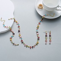 Nouvel ensemble de bijoux de luxe haut de gamme avec boucles d'oreilles carrées en zircon et collier, couleur fraîche et simple, idéal pour les fêtes