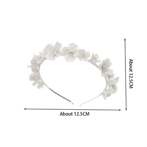 <span class=keywords><strong>Couronne</strong></span> de mariée européenne personnalisée en fleurs, <span class=keywords><strong>couronne</strong></span> de mariage en céramique et métal blanche, diadèmes de banquet, couronnes artisanales fraîches, douces et polyvalentes - Product Image 5