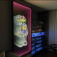 Miroir infini personnalisé avec figurine de dessin animé, miroir abyssal, miroir mural LED infini, ours en peluche, enseignes décoratives au néon