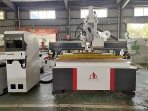 Machines à bois Outils et équipement de <span class=keywords><strong>menuiserie</strong></span> CNC ATC Scie et perceuse Fraiseuses Machine avec ATC - Product Image 5