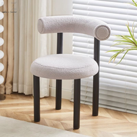 Chaise d'appoint moderne minimaliste nordique occasionnelle en forme de boucle pour le salon