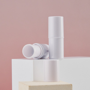 Contenant vide rond <span class=keywords><strong>pour</strong></span> baume à <span class=keywords><strong>lèvres</strong></span> 15 ml, emballage de crème à <span class=keywords><strong>lèvres</strong></span> à marque privée avec logo personnalisé, tube à rouge à <span class=keywords><strong>lèvres</strong></span> <span class=keywords><strong>pour</strong></span> rouge à <span class=keywords><strong>lèvres</strong></span> fait <span class=keywords><strong>maison</strong></span> - Product Image 4