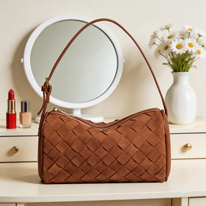 Bolsos de Mujer de Lujo Ligero, Marca de Moda, Sensación de Alta Gama, Cierre de Cremallera, Impermeables, Portátiles, de Hombro Único, de Cuero Genuino - Product Image 3