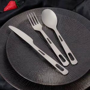 Juego de Cubiertos Portátil de Titanio y Acero Inoxidable, Plateado Mate, Moderno, Reutilizable, con Estuche, Cuchillo y Tenedor, Precio de Fábrica - Product Image 3