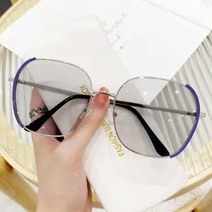 2022新しいネットレッドサングラス男性と女性韓国版スクエアオーバルサングラス個性UV保護メガネ