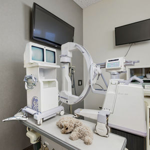 Máquina de Raio-X Veterinária Móvel Usada Modelo <span class=keywords><strong>C-arm</strong></span> para Fins Veterinários - Product Image 1