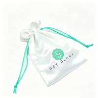 Pochette à cordon en satin de soie blanc de haute qualité avec logo personnalisé pour bijoux, perruques, cils et cheveux SA-31