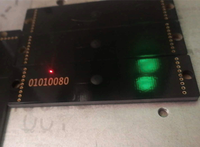 Etiqueta de almacén UHF RFID en metal en estantería puede imprimir número de código QR para posición de ubicación