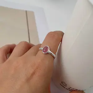 Deechy SR1051 serie di pietre preziose in argento Sterling 925 cerchio sottile forma ovale anello di cristallo di fragola ovale rosa