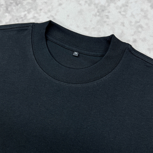 T-shirt de luxe 260 g/m² épais à épaules tombantes, uni, noir, coupe courte et oversize, en coton pour hommes, vente en gros - Product Image 3