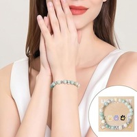 Bracelet en pierre de fluorite naturelle violette et verte pour amoureux des chats, avec breloque chat porte-bonheur et carte inspirante – Vente en gros