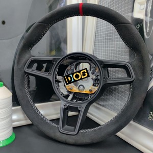 Volante Deportivo Personalizado en Alcántara Roja para <span class=keywords><strong>Porsche</strong></span> 911 991 992 Cayenne 958 987 <span class=keywords><strong>Boxster</strong></span> <span class=keywords><strong>986</strong></span> Panamera 970 Taycan Macan - Product Image 6