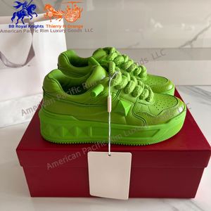 Nuevas Zapatillas de Skateboarding con Cordones y Suela Gruesa de Color Sólido para Hombre y Mujer, Zapatos Planos Blancos Casuales, Zapatos de Pareja Coreanos Valentinoing - Product Image 1