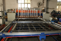Machine de soudage par points multipoints automatique pour la fabrication de clôtures en treillis métallique