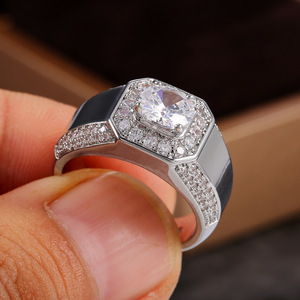 Anello da Uomo dal Design Classico, Stile Elegante - Product Image 4