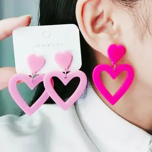 Personalizado corte láser amor corazón gota diseño Simple acrílico encanto joyería pendientes al por mayor