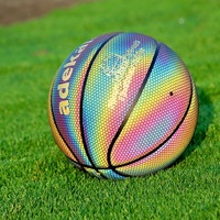 Ballon de basket personnalisé avec logo réfléchissant holographique lumineux, taille 7, fabriqué en cuir PU, nylon, vessie en caoutchouc enroulée, marque personnalisée, luminescent dans le noir