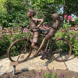 Décoration de <span class=keywords><strong>jardin</strong></span> extérieure BLVE, design de style européen, statue en bronze de garçon et fille lisant un livre, taille réelle, art métallique pour enfants - Product Image 6