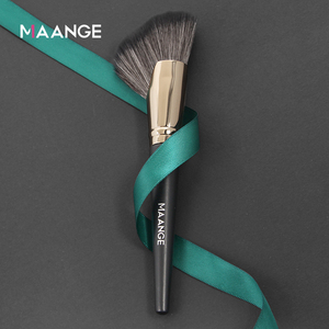 MAANGE Marque privée Outils de maquillage <span class=keywords><strong>Pinceau</strong></span> pour le visage Bande de faucille à biseau unique <span class=keywords><strong>Blush</strong></span> Highlighting Contour Brush Set de pinceaux de maquillage - Product Image 2