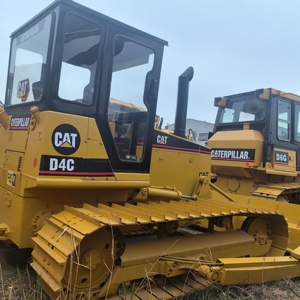 รถแทรกเตอร์ตักดิน Caterpillar D4C พร้อมใบมีดและรางตีนตะขาบ สีเหลือง อุปกรณ์ก่อสร้าง - Product Image 3