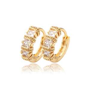 Orecchino uomo uomo in oro laminato 22k con zircone stile classico in ottone - Product Image 1