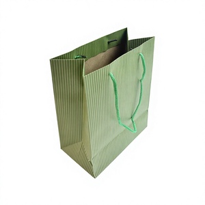 Sac en papier kraft rayé vert avec poignées torsadées, sac plat standard recyclable pour les achats professionnels, style classique - Product Image 1