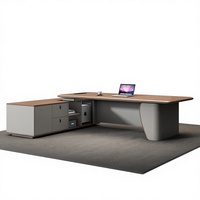 Bureau de direction haut de gamme en L avec chaise, combinaison table et chaise de patron, bureau exécutif moderne et minimaliste avec bibliothèque, livraison porte-à-porte
