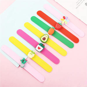 Dibujos animados lindo una variedad <span class=keywords><strong>de</strong></span> estilos para que usted elija barato atractivo divertido <span class=keywords><strong>pulsera</strong></span> <span class=keywords><strong>de</strong></span> silicona - Product Image 1