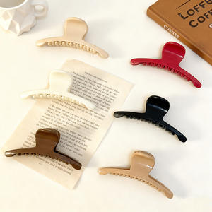 Jepit Rambut Silikon Lembut Berkualitas Tinggi Berwarna untuk Wanita, Aksesoris Rambut Kasual yang Elegan, Jepit Rambut Besar Model Shark - Product Image 1