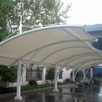 Structure de carport en membrane tendue incurvée moderne personnalisée Lyfe pour villa et hôtel, abri de stationnement extérieur