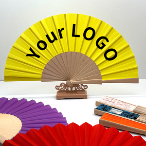 Abanico de Papel Plegable de Bambú con Diseño Personalizado al por Mayor de Fábrica, Abanico de Mano de Bambú para Regalos y Recuerdos - Product Image 1