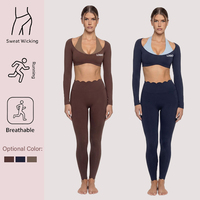 Nouveauté 2026 – Ensemble de yoga deux pièces respirant imprimé : haut court à manches longues style licou et pantalon avec logo frontal – Tenue de sport Pilates et fitness