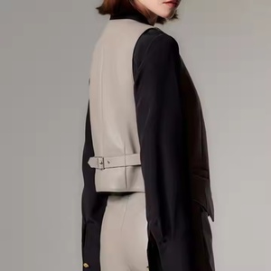Nouvel Arrivage Ensemble Deux Pièces Femme en Cuir de Haute Qualité : Gilet Sans Manches Décontracté et Mini-Jupe Trapèze en Cuir - Product Image 5