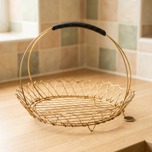 Panier de rangement rond en métal avec poignée, design en fil de fer durable, style minimaliste pour l'organisation du salon - Product Image 2