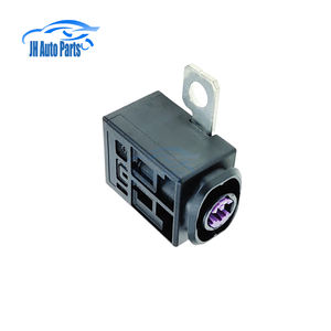 Boîtier de protection contre les surcharges de la batterie 4F0915519 pour <span class=keywords><strong>Audi</strong></span> <span class=keywords><strong>A4</strong></span> A5 A6 A8 Q5 Q7 TT RS4 RS5 RS6 RS7 8P0937548 4F0915457 8J0915459 - Product Image 3