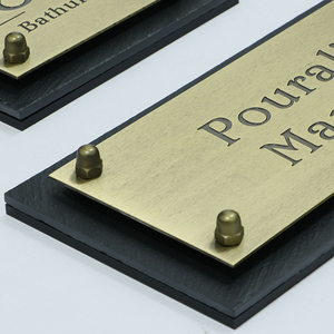 Signalétique personnalisée EZD à installation facile pour hôtels : Plaque de porte en laiton, Panneau de localisation pour immeuble hôtelier, Panneaux de bureau à fixer au mur - Product Image 5