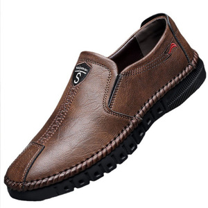 รองเท้าโลฟเฟอร์หนังสำหรับผู้ชายแบบสวมสีน้ำตาล รองเท้าลำลองพื้นนุ่มใส่สบายสำหรับเดินเล่นหรือใส่พักผ่อน - Product Image 1