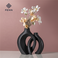 FENN Ornement Céramique Nordique Moderne Artisanat Unique Vases Hydroponiques et à Fleurs Séchées pour la Maison Vases de Mariage en Céramique Noire en Gros