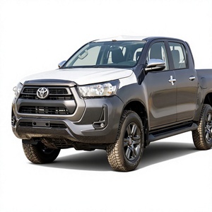 Hilux SR5 Pickup 2025 2.4L Diesel Automatico con Sedili in Pelle, Fari LED, Pneumatici R18, Guida a Sinistra - Product Image 1