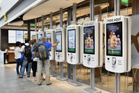 Sistem Manajemen Antrian Pembayaran Mandiri Kios Layar Sentuh Kapasitif 10 Titik LCD Full HD Otomatis untuk Lift di Pusat Perbelanjaan