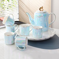 Service à thé en porcelaine vintage britannique à motifs floraux en relief avec bordure dorée, comprenant théière, sucrier et tasses (7 pièces) - Prêt à expédier