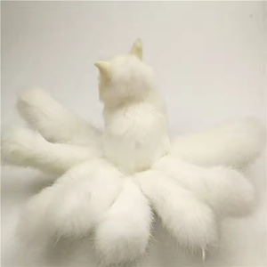 批发仿真九尾狐模型 - 毛绒玩具，创意小狐狸摆件，白色狐狸装饰品，适合家居和礼品 - Product Image 2