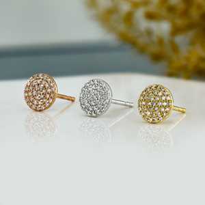 Boucles d'oreilles Elvora Gems pour femme en or 14 carats avec diamants, clous minimalistes en forme de disque, sertissage pavé, 74 pierres, 0,20 ct au total, fermoir papillon - Product Image 1