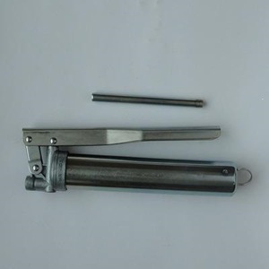 Pistola de Engrase Manual Yamada KH-120 con Cuerpo Metálico para Uso Industrial - Product Image 3